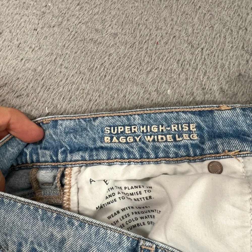 American Eagle Super High Rise Baggy Wide Leg Jeans Womens 8 Blue Distressed - Picture 13 of 16